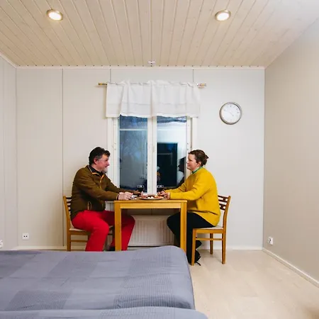 Labbnaes Semesterhem, Radhuset