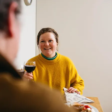 Labbnaes Semesterhem, Radhuset Huoneistohotelli