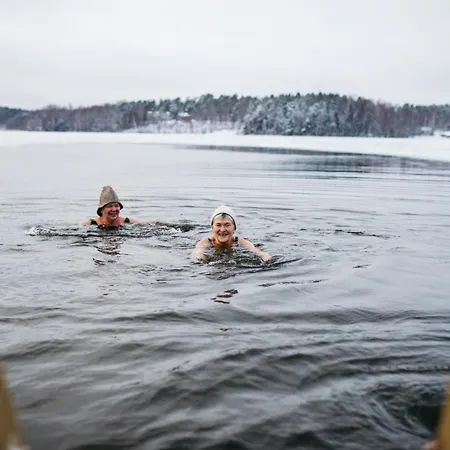 Labbnaes Semesterhem, Radhuset