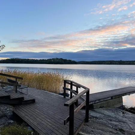 Labbnäs Semesterhem, Radhuset Aparthotel Kimitoön