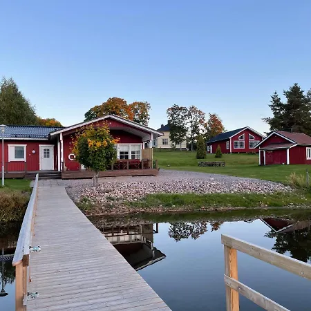 Labbnaes Semesterhem, Radhuset 4*