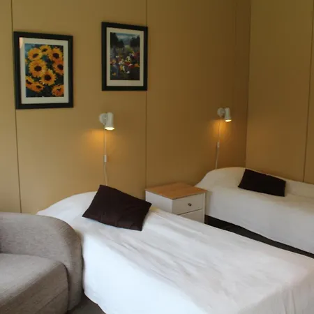 Labbnaes Semesterhem, Radhuset 아파트호텔 케미온사리