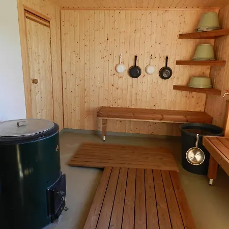 Labbnaes Semesterhem, Radhuset Aparthotel Kemionsaari