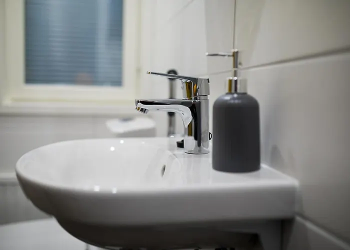 Labbnäs Semesterhem, Radhuset Lägenhetshotell