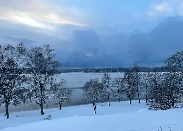 Labbnäs Semesterhem, Radhuset Lägenhetshotell